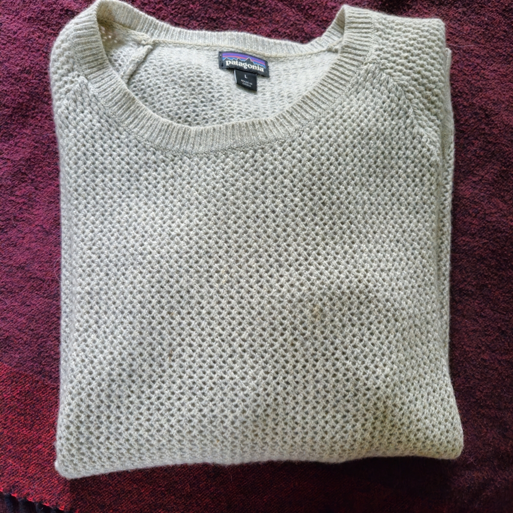 Patagonia Women's Cream-Colored Cashmere Sweater